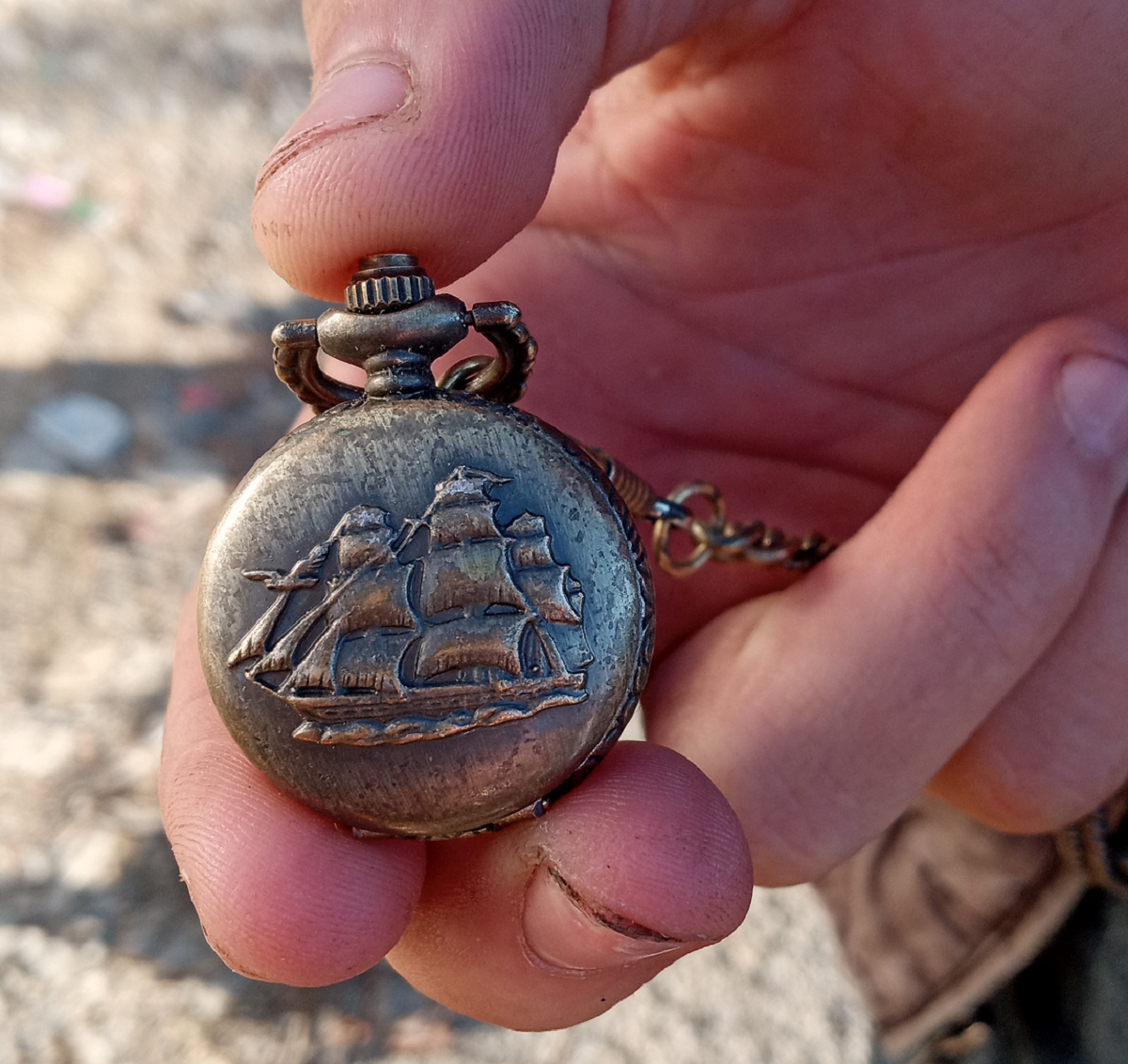 Mini sailboat quartz pocket watch